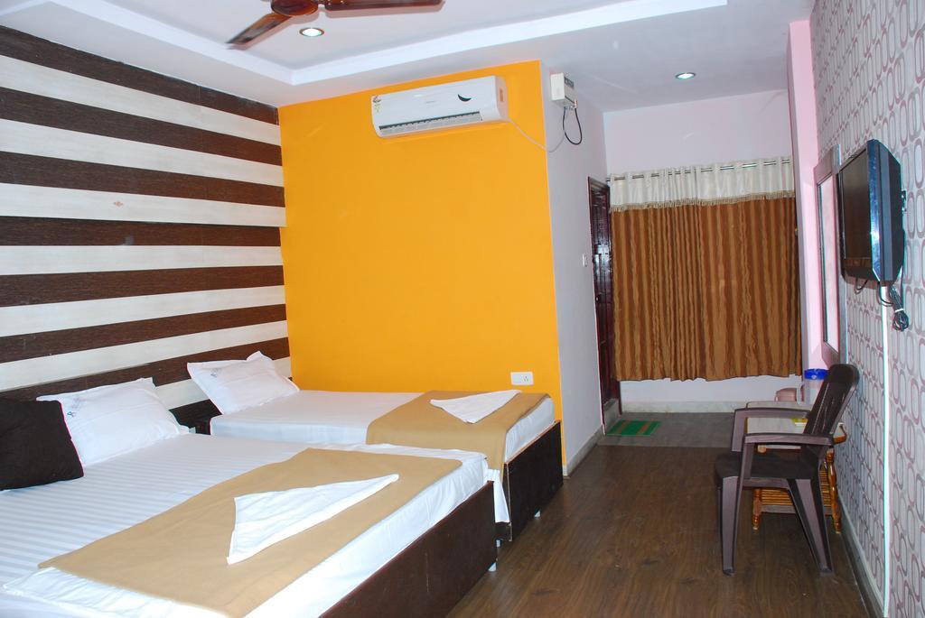 Jayalakshmi Residency Hotel Tirupati Room photo