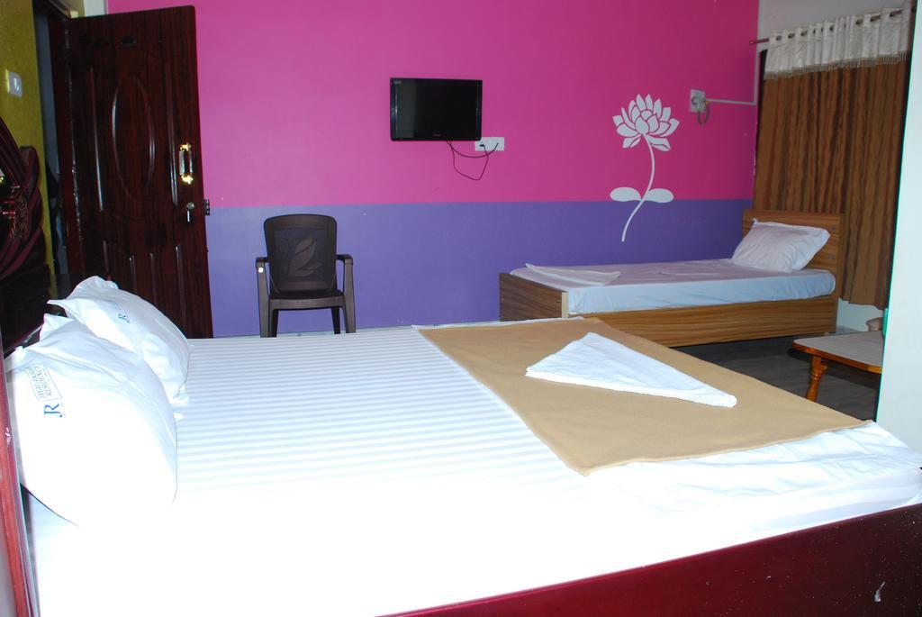 Jayalakshmi Residency Hotel Tirupati Room photo