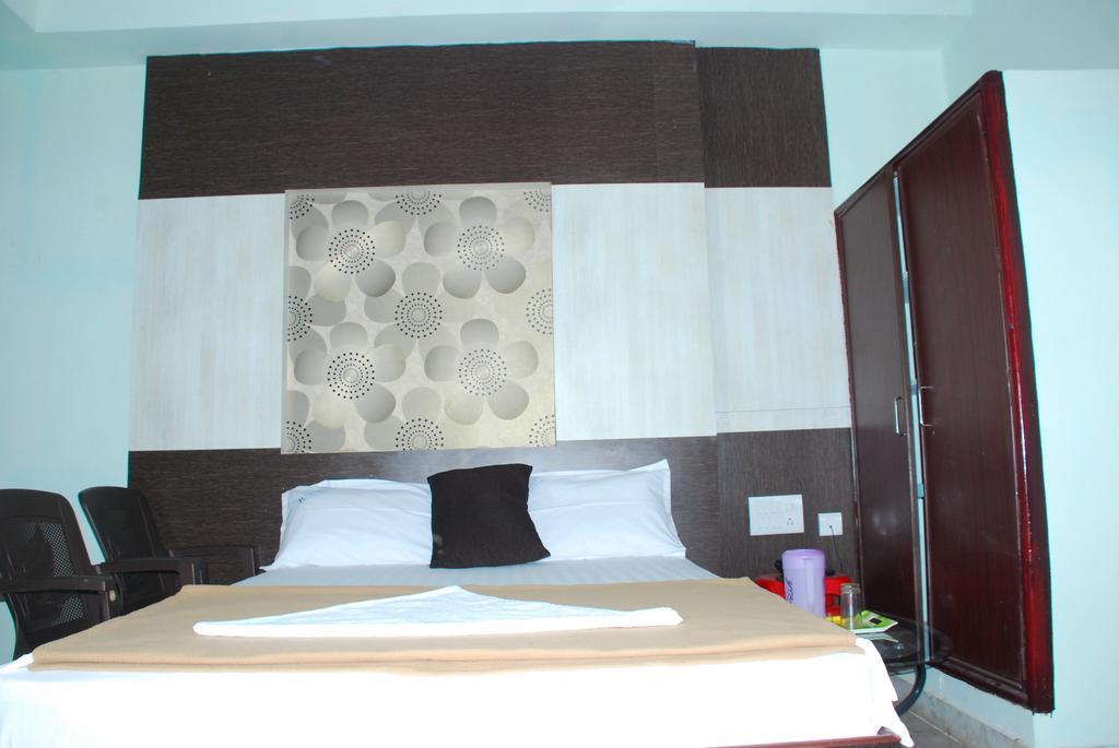 Jayalakshmi Residency Hotel Tirupati Room photo