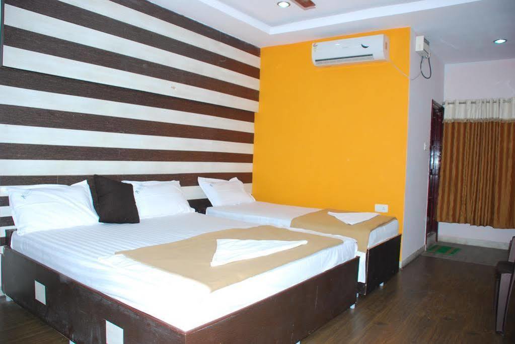 Jayalakshmi Residency Hotel Tirupati Exterior photo